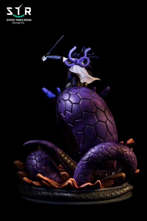 str guy resin statue