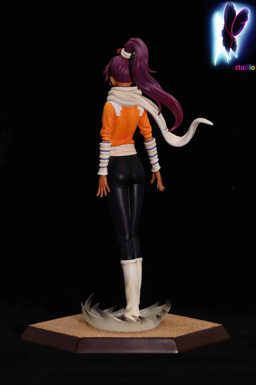 yoruichi shihouin statue