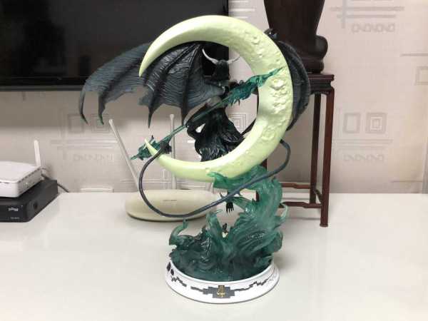 ulquiorra cifer statue