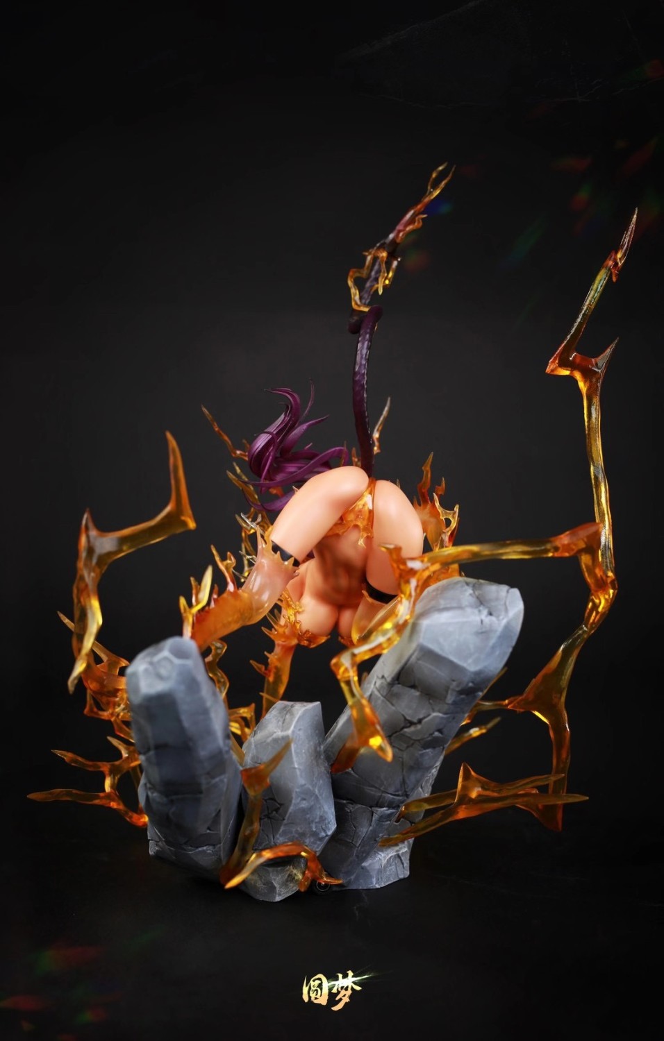 yoruichi shihouin statue