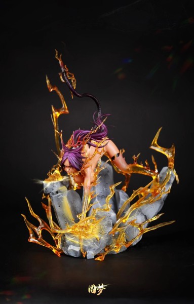 yoruichi shihouin statue
