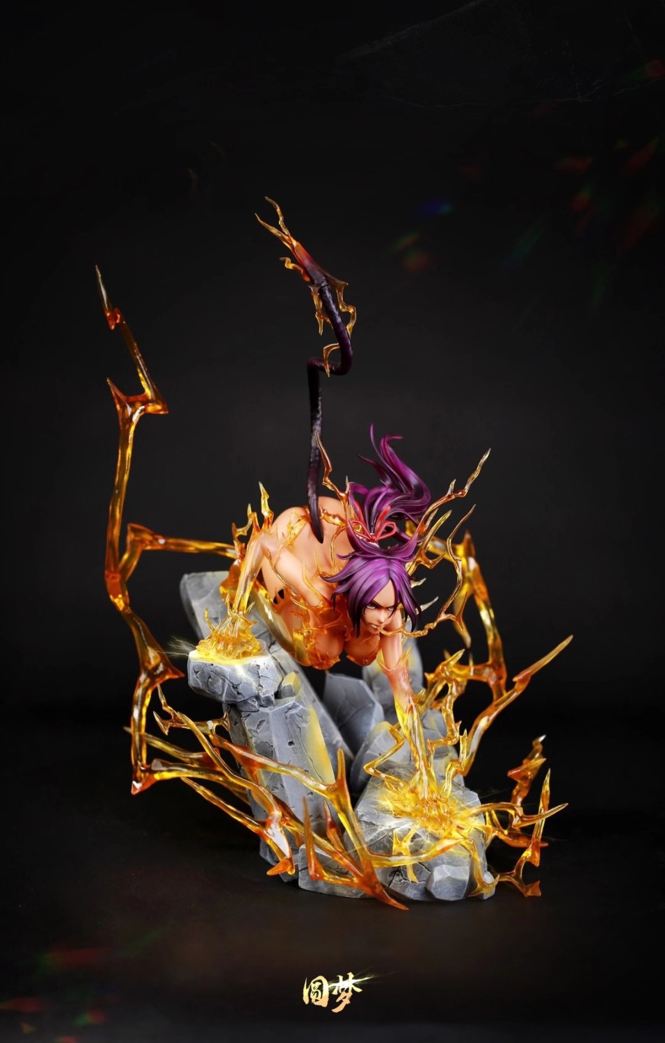 yoruichi shihouin statue