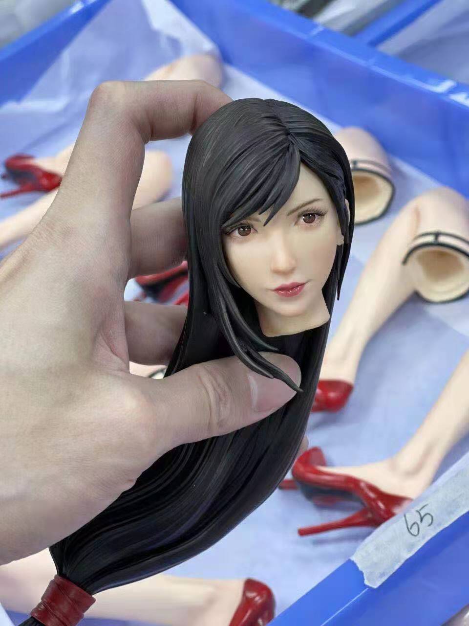 ada wong resin statue
